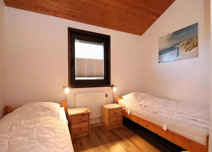 Freistehender Ferienbungalow Im Fachwerkstil Hébergement de vacances Burhave