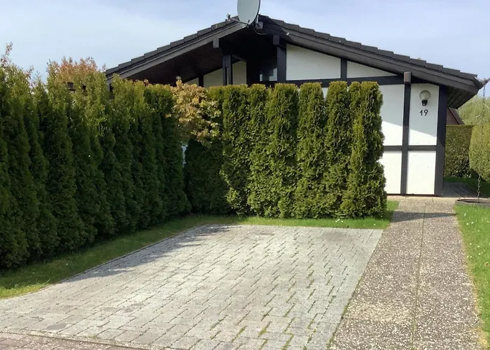 Freistehender Ferienbungalow Im Fachwerkstil Hébergement de vacances Burhave
